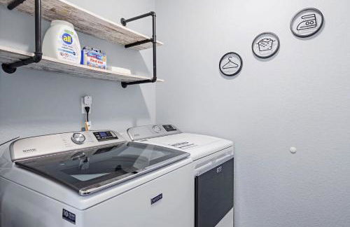 The Cozy Charcoal Cottage - with Garage - Family Friendly - Foto 42