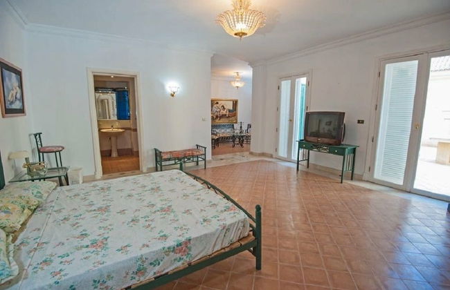 Chic 4-Bedroom White Villa for Rent in El Gouna Egypt - Foto 5