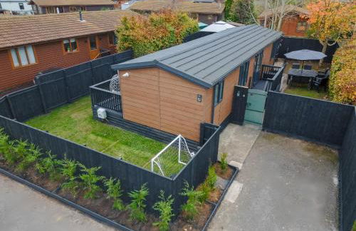 York Family Luxury Cabin with hot tub - Photo 7