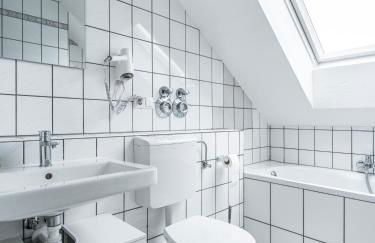 Voll ausgestattete Apartments mit Einzelbetten - Küche - WLAN - PKW-Parkplatz - Foto 27