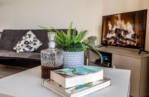 Waterfront Quayside Apartment with secure parking & lift, Ideal for Mobility Users - Foto 3