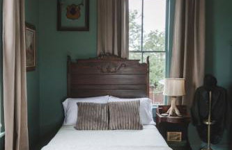 The Gilded Lady- The Gentleman's Room - Photo 5