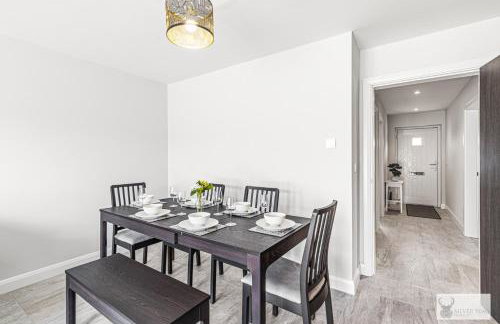 Elegant 5-Bed House with ample parking - Foto 22