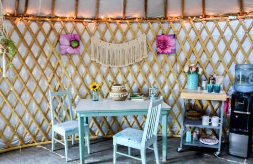 Charming Yurt Rental Nestled in the Forest near Friendsville, Maryland - Foto 5