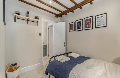 Cottage in the Heart of the Peak District - Photo 18