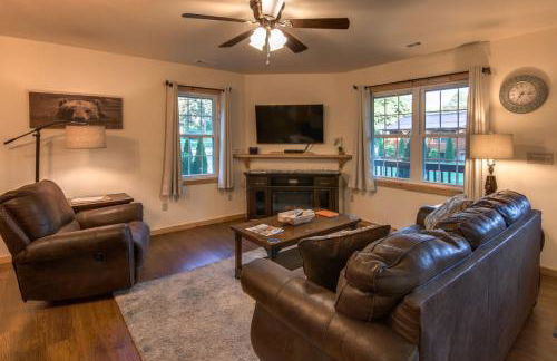 Cozy Smoky Mtn Cabin Pointing to Fun and Relaxation - Foto 3