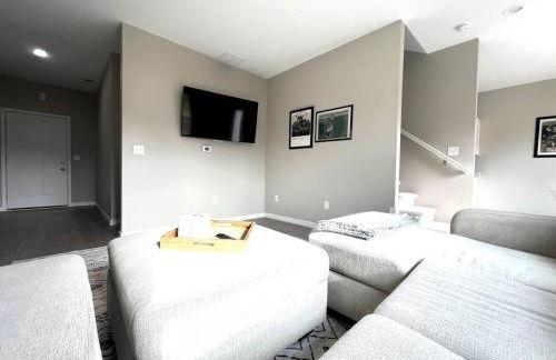 Central Cedar Falls Townhome - King Beds! - Foto 30