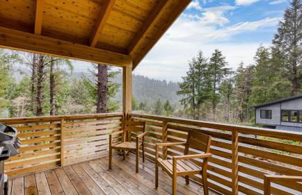 Rustic Arch Cape Getaway w/ Vibrant Interior Walk to the Beach Cape Wonder - Foto 8