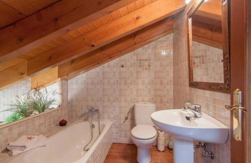 La Casona de la Bisa en Villanueva de Colombres - Foto 37