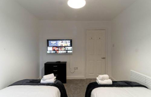 Lovely 2 Bed Harbourside Apartment with Sea Views - Photo 14