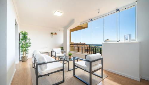 Wonderful Golf & Beach Apartment with front Seaview and Pool - Foto 3