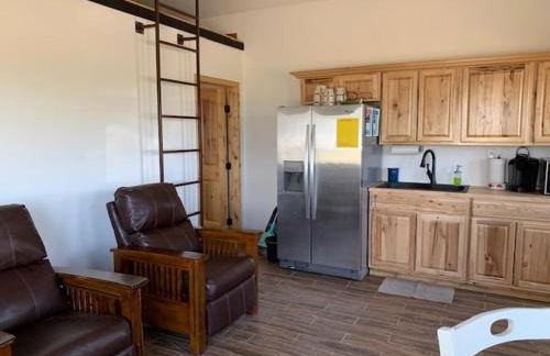 Old Raton Pass Base Camp Cabin with Loft Northern New Mexico Mountain Ranch on Colorado Border cabin - Foto 2