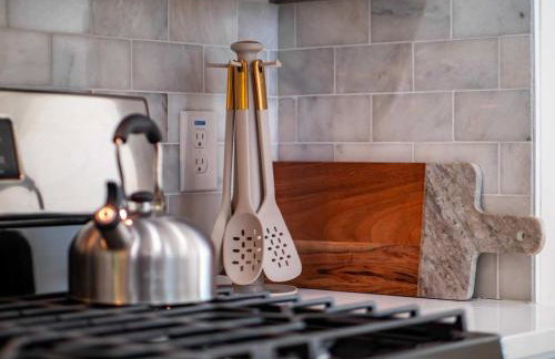 Spacious 4BR in Kamms Corners Cleveland - Game Room - Sleeps 9 - Foto 16