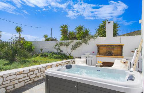 Irini's B & W house with jacuzzi - Photo 28