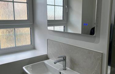 Two Bedroom Riverside Apartment in Rotherhithe Village - Foto 11