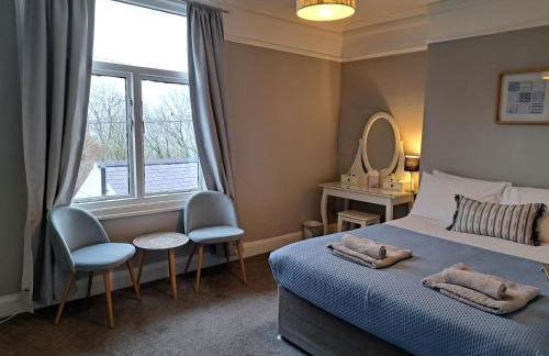 Llandudno apartment, quirky pub with tropical beer garden - Foto 9