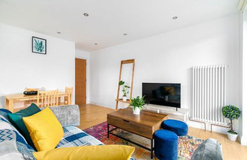 2 Bedroom, 2 Bathroom Apartment with Balcony in Hoxton Shoreditch, Sleeps 6 - Foto 3