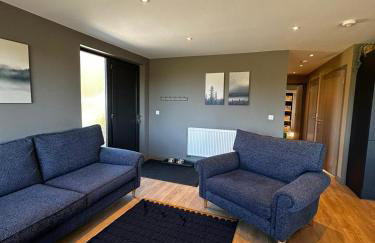 Spacious 3-Bedroom Chalet on Country Estate near Glasgow - sleeps 6 - Photo 4