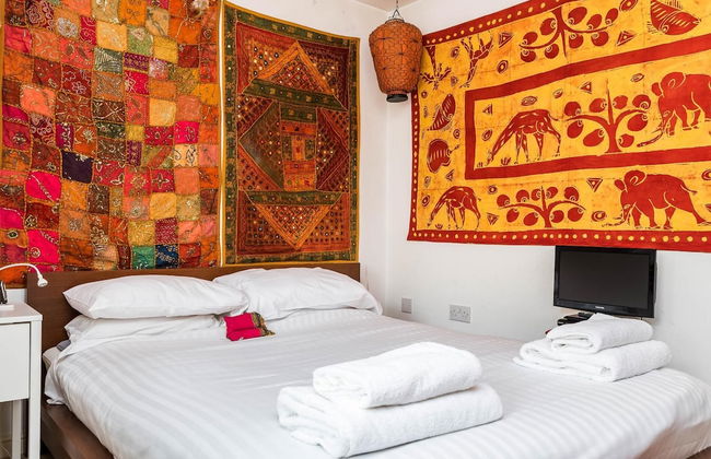Delightful Moroccan Inspired Flat Hackney Sleeps 2 - Photo 2