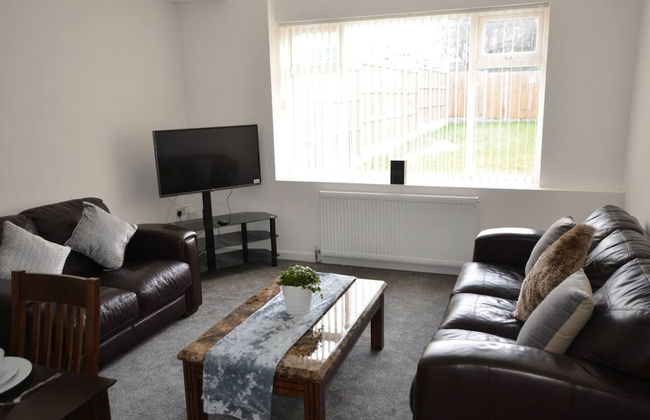 Large 5 Bed House / Wolverhampton + Parking - Foto 11
