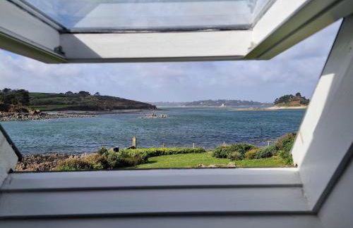 Charming Breton Holiday Home Right by the sea - Photo 43