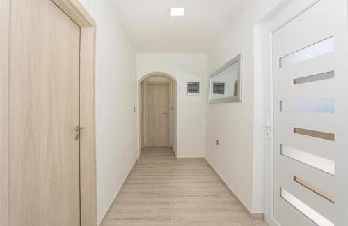 Family friendly house with a swimming pool Vrpolje, Sibenik - 25004 - Photo 30