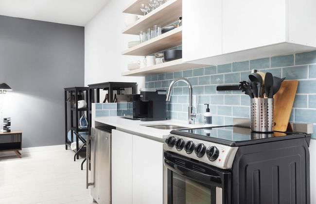 Kasa Collins Park Miami Beach Convention Center - Photo 25