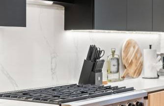 5-Bedroom Home with 2 Kitchens & Rooftop Deck, U Street and Shaw - Foto 17