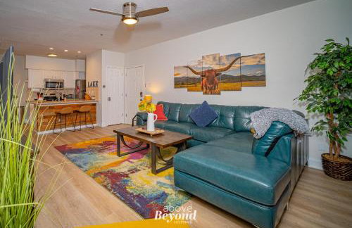 Color Pop by the Pool! - Foto 1