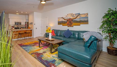 Color Pop by the Pool! - Foto 1