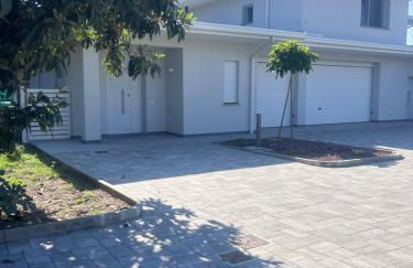 White Villa - Photo 1