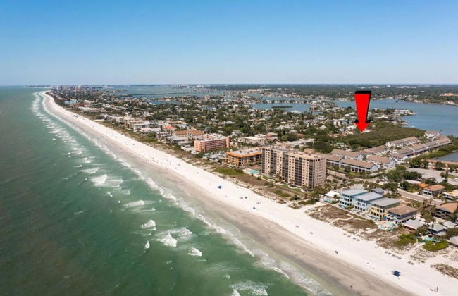 Steps to Beach Heated Pool - Foto 4