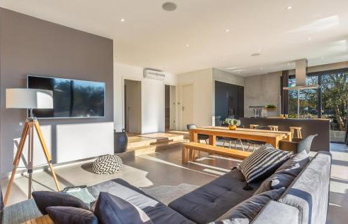 Gorgeous Home In Katuni With Wifi - Foto 3