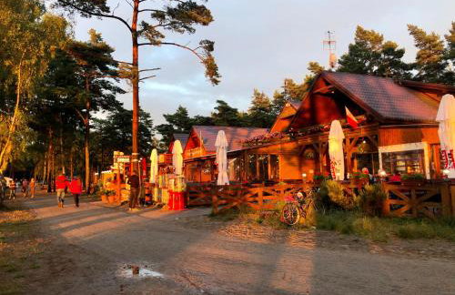 Piękny domek z dużym ogrodem - Foto 41