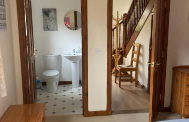 Springbank Apartment - Sleeps 4 - Pet Friendly - Photo 7