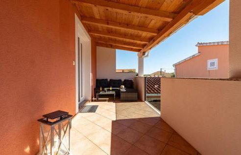 One-Bedroom Apartment In Podgradina - Photo 2