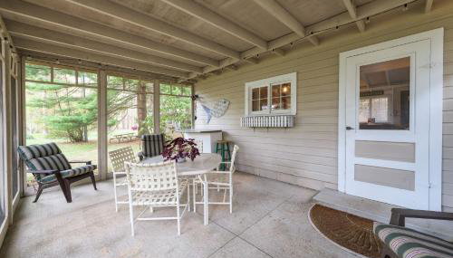 Lakeside Cottage - Right across of Westside County Park with lake access - Foto 2