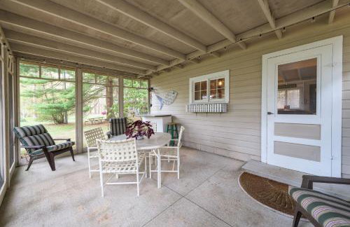 Lakeside Cottage - Right across of Westside County Park with lake access - Foto 2