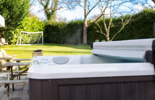 Cheltenham's Most Luxurious House - Beautiful Hot Tub & Indoor Pool - Photo 25