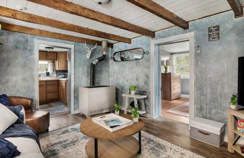 Creekside Cabin w Hot Tub, Fire Pit, Grill, WiFi! - Foto 9