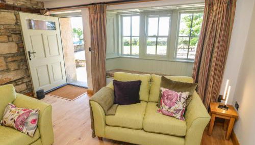 Lanshaw House - Photo 4