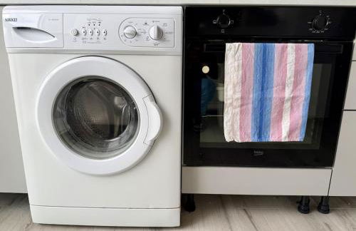 HOST4U - Vista Valle a pochi passi dalla Stazione e Centro di Imperia - Foto 12