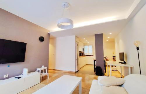 Apartamento, piscina y parking Granada Tico Medina - Foto 4