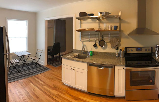 Renovated Cottage Minutes From Downtown - Foto 7