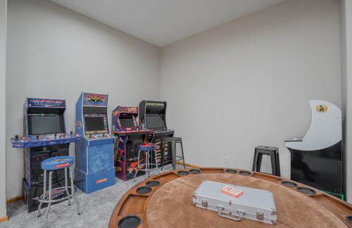 Amazing Vacation Home on the 56 MM, Dock, Water Toys, Fire Pit, 5 bedrooms/5 baths - Foto 25