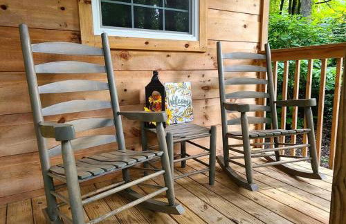 Holly Nest a Cozy Cabin Getaway near Gatlinburg - Photo 5