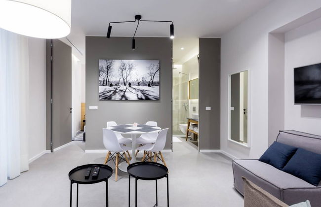 Teanna Lux Apartments - Photo 20