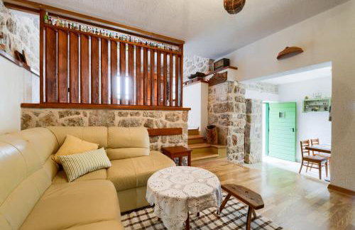 Traditional Stone House Adrian - Photo 49