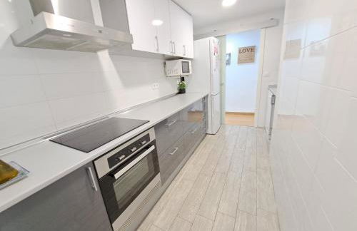 Céntrico apartamento en Valencia próximo parada de metro Ángel Guimerà - Foto 17