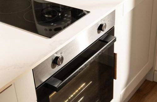 Copperbeech Hut - Romantic Hideaway with a Private Hot Tub - Photo 11